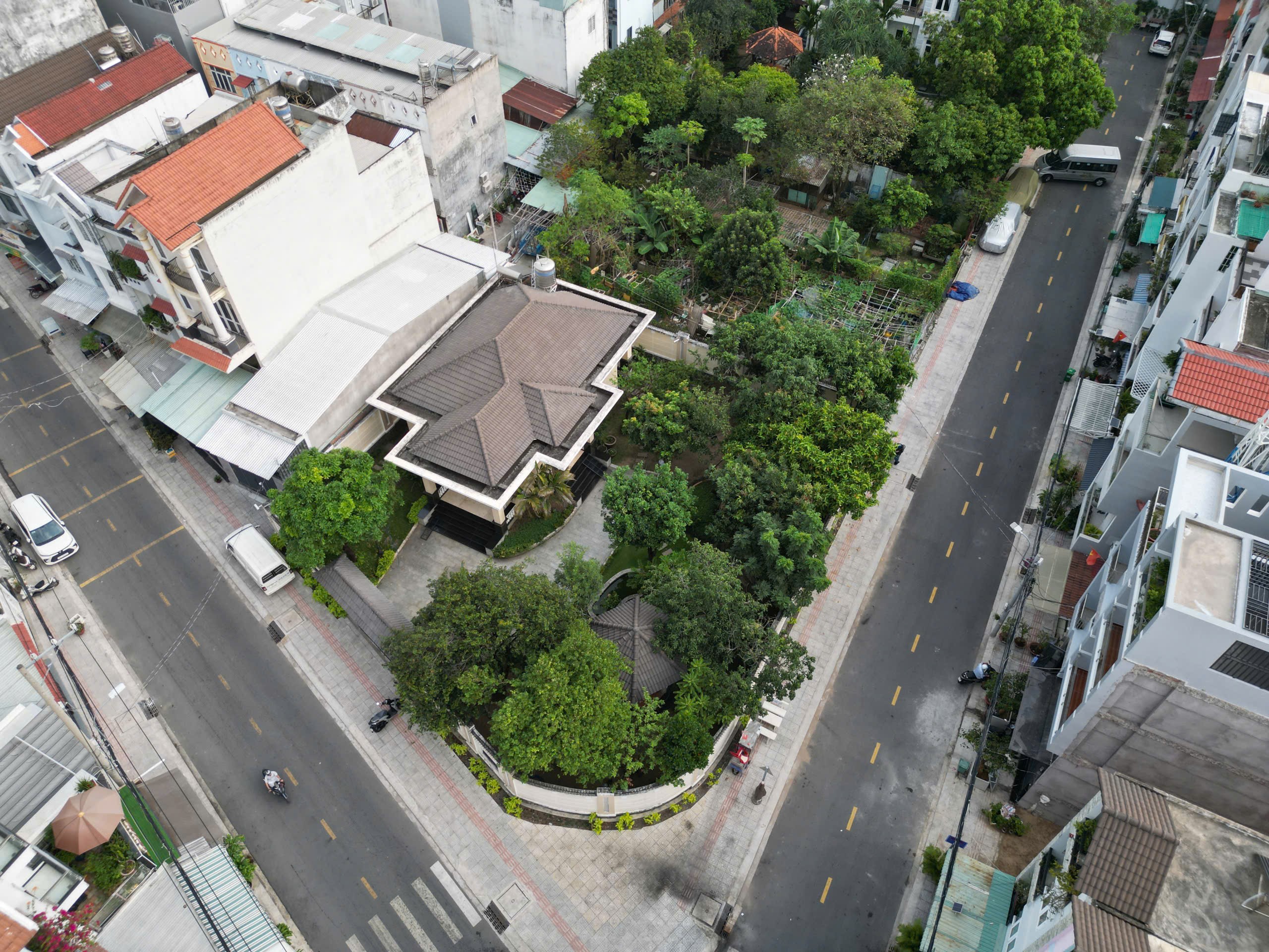 Bán biệt thự nhà bè sân vườn 2 mặt tiền 624m2 đường huỳnh thị đồng thị trấn nhà bè