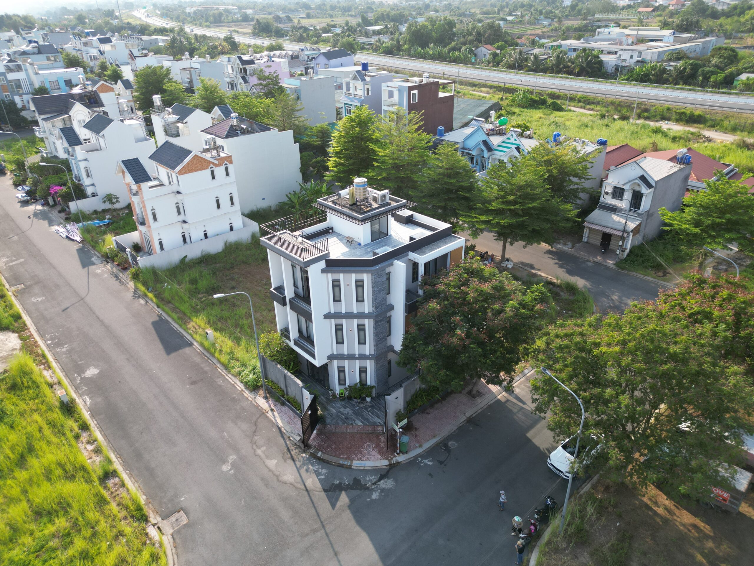 Bán biệt thự góc 2 mặt tiền 137m² kdc five star new city xã phước lý long an
