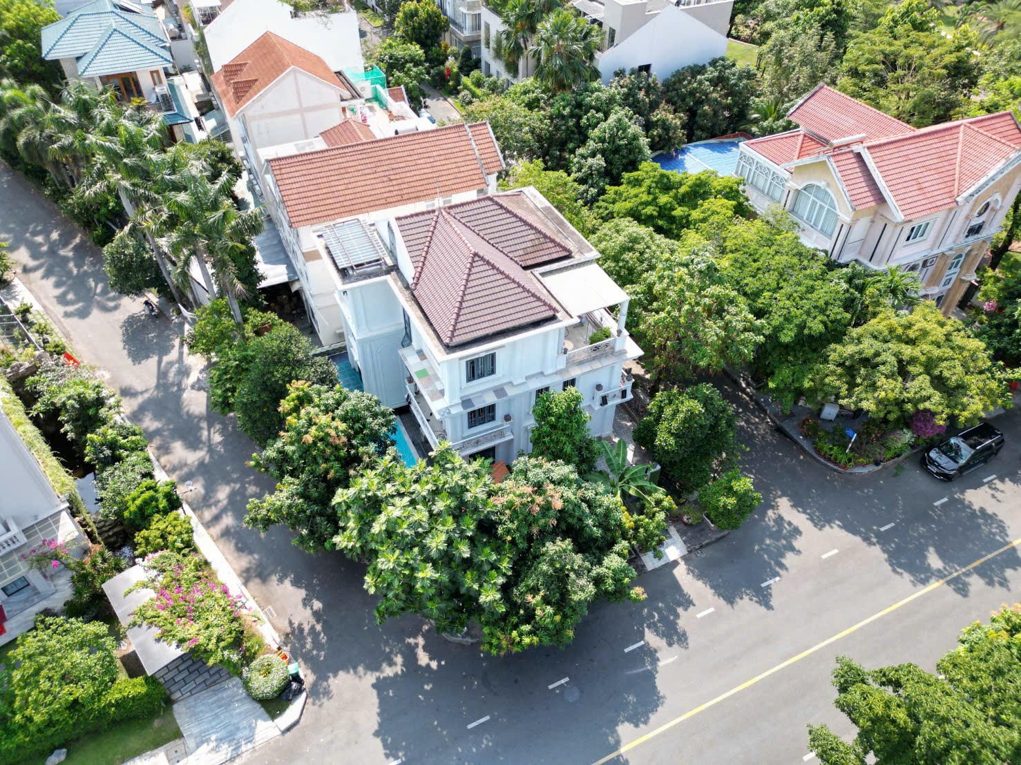 Bán biệt thự góc 3 mặt tiền nam thông rộng 284m², kđt phú mỹ hưng quận 7