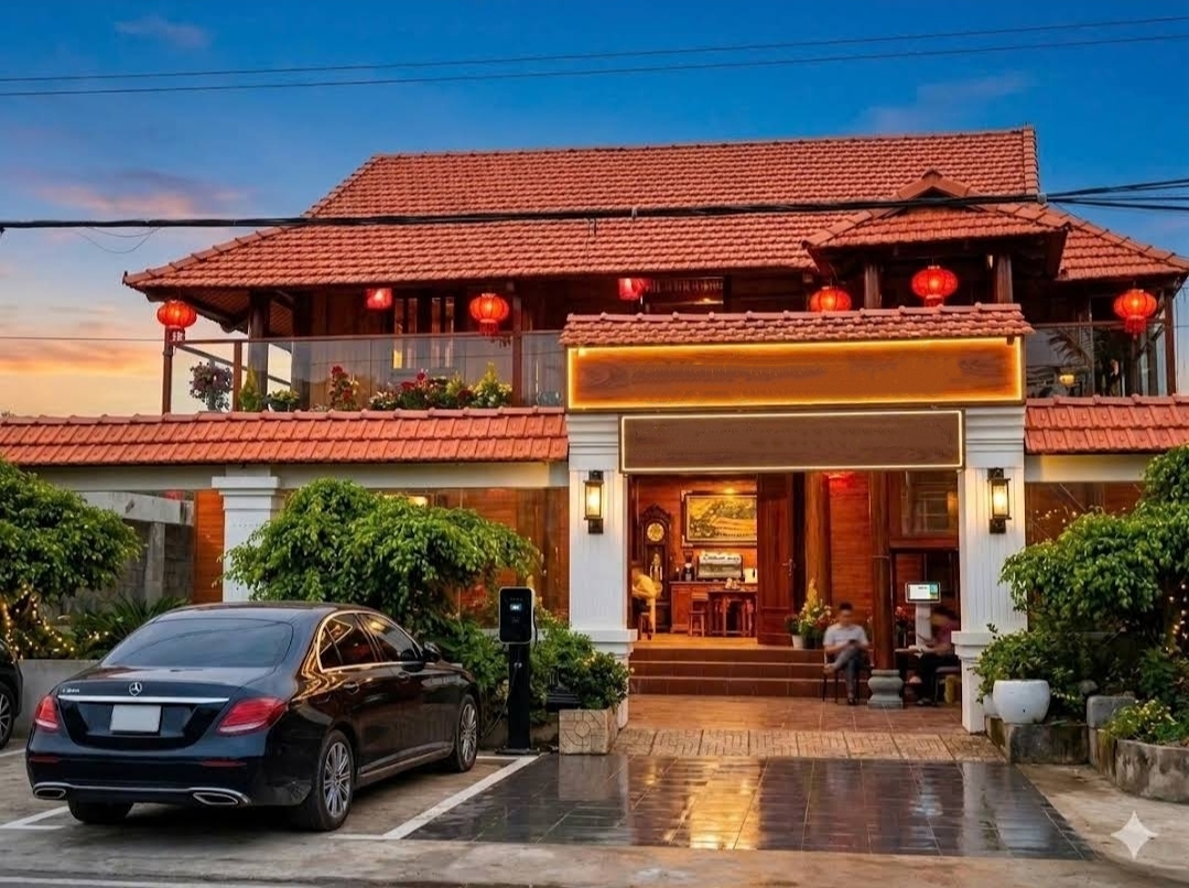 Bán nhà gỗ sân vườn 300m² – full nội thất – ngay quốc lộ 50,tân lân cần đước